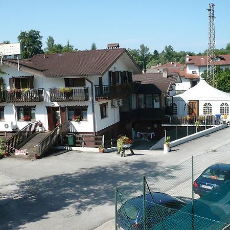 Albergo Mirella Belluno Bagian luar foto
